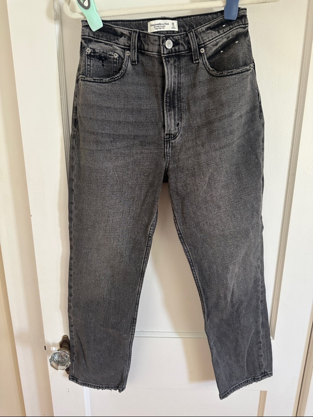 Abercrombie & Fitch The Ankle Straight Ultra High Rise Jeans